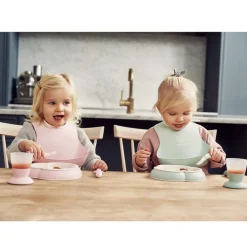 Barnservis Med Haklapp Puderrosa Äta & Dricka