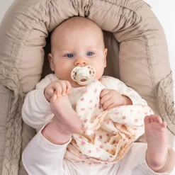Discount Bib För Bebisar Petit River Rose Nappflaskor & Hakklappar