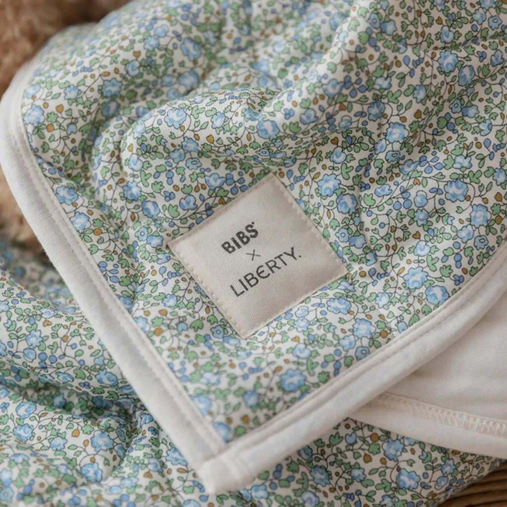 Discount x Liberty Quiltad Filt Eloise - Ivory Filtar & Lapptäcken