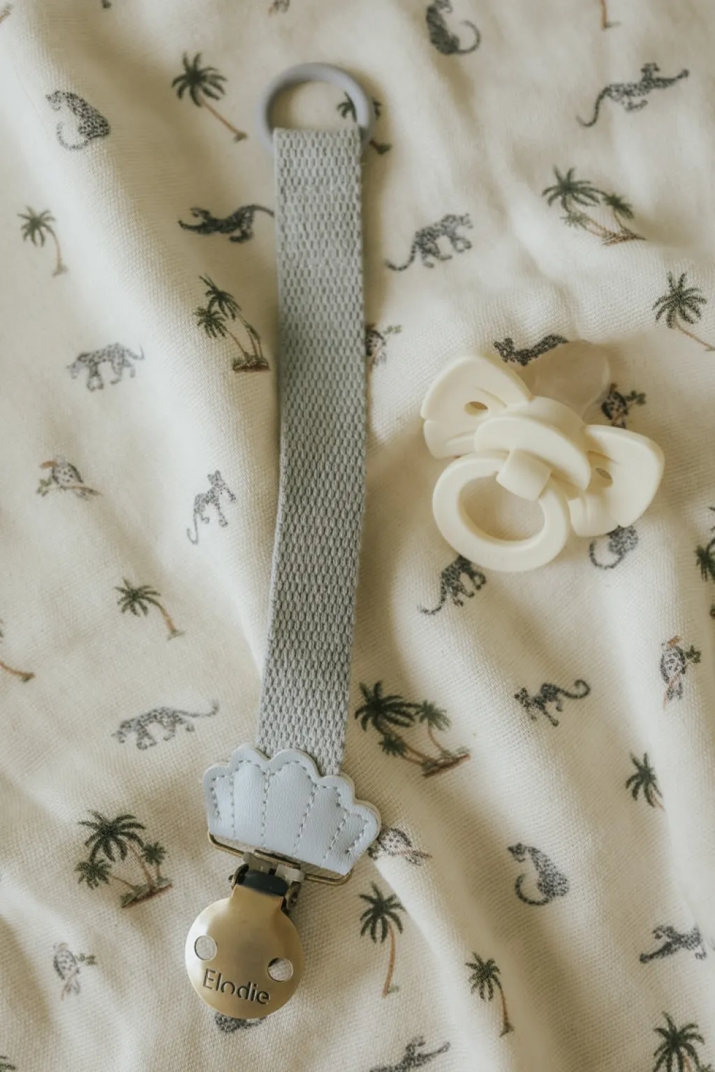 Best Binky Bow Napp Oat White Nappar & Napphållare
