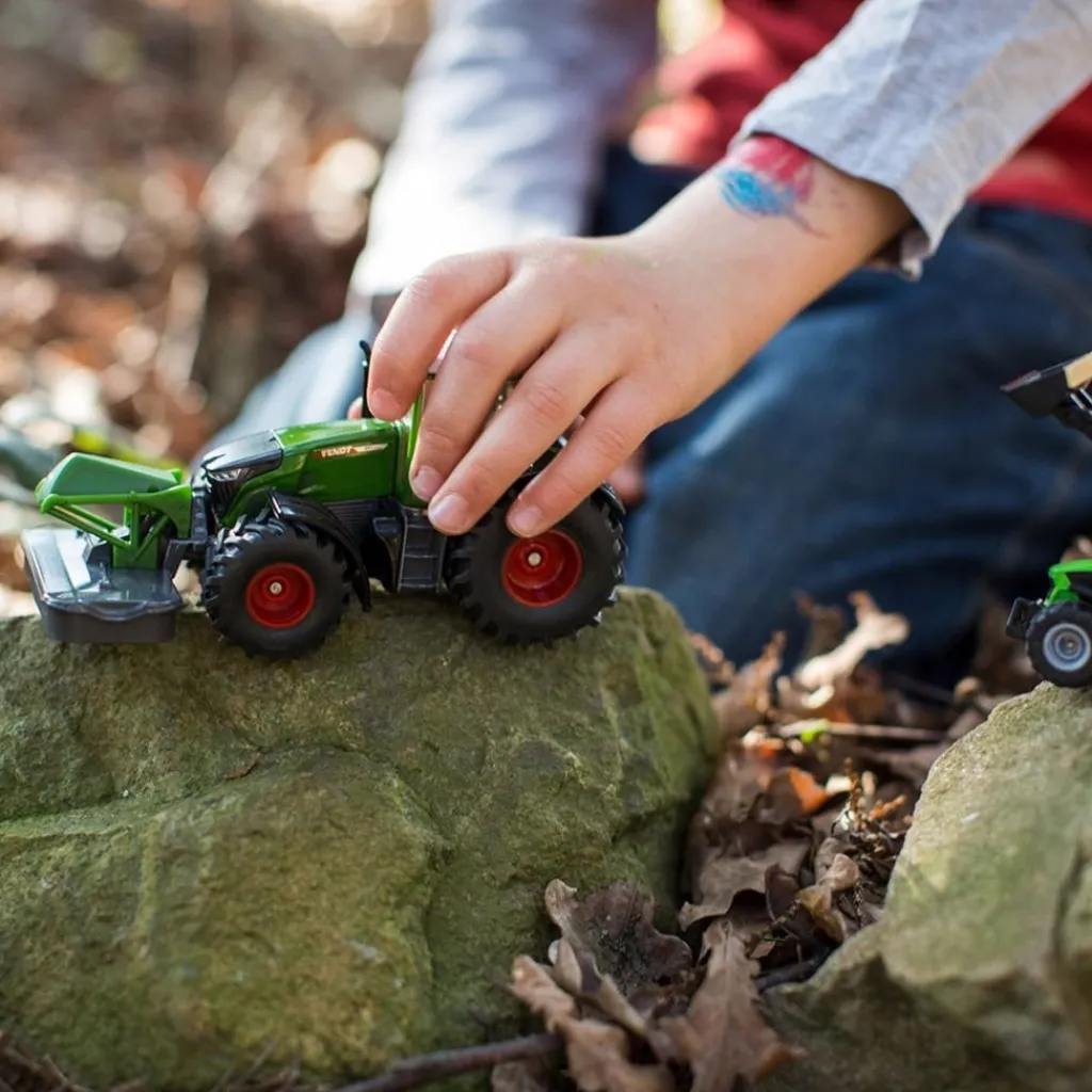 New FENDT WITH FRONT LOADER 1:50 Bilar & Fordon