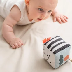 New Happy Clouds Kontrast Baby Cube Colour Mix Babyleksaker