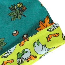 Online Reversible beanie with badger, fox and Fall leaves Pear Green Barn Accessoarer
