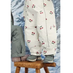 Discount Val D'Isere Mönstrad Vinteroverall Med Körsbär Gräddvit Overaller